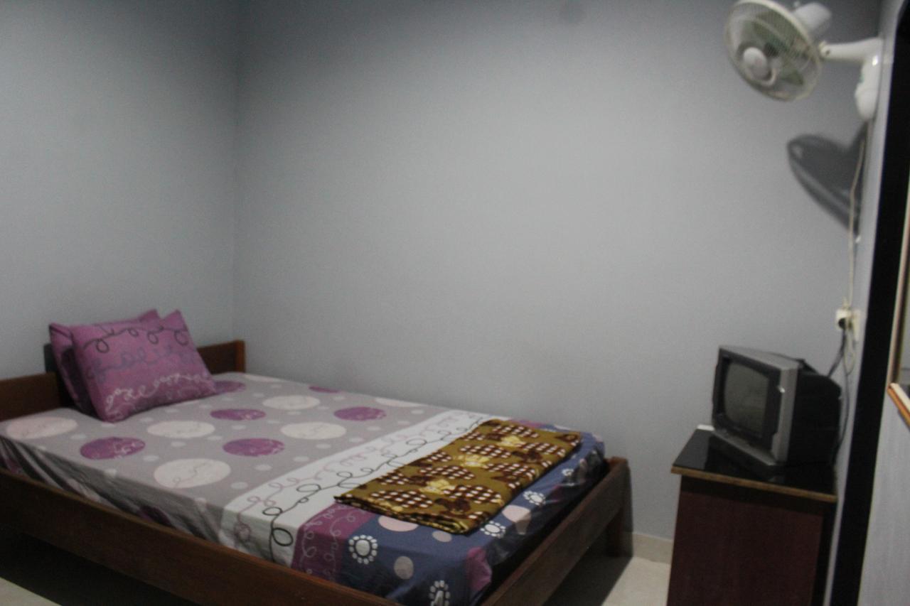 Penginapan Artha Praya Exterior photo